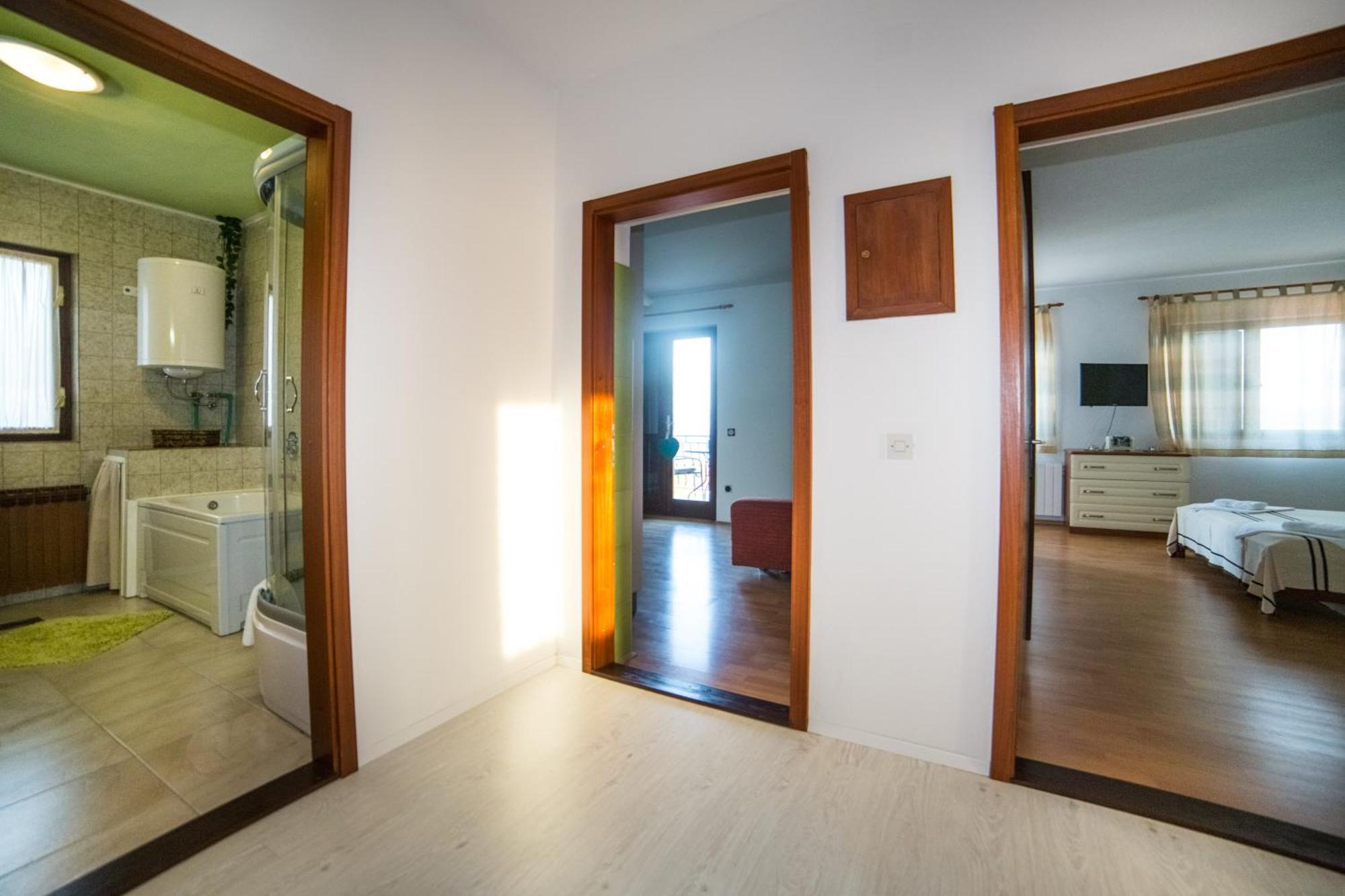 Apartment Mande Брист Екстериор снимка