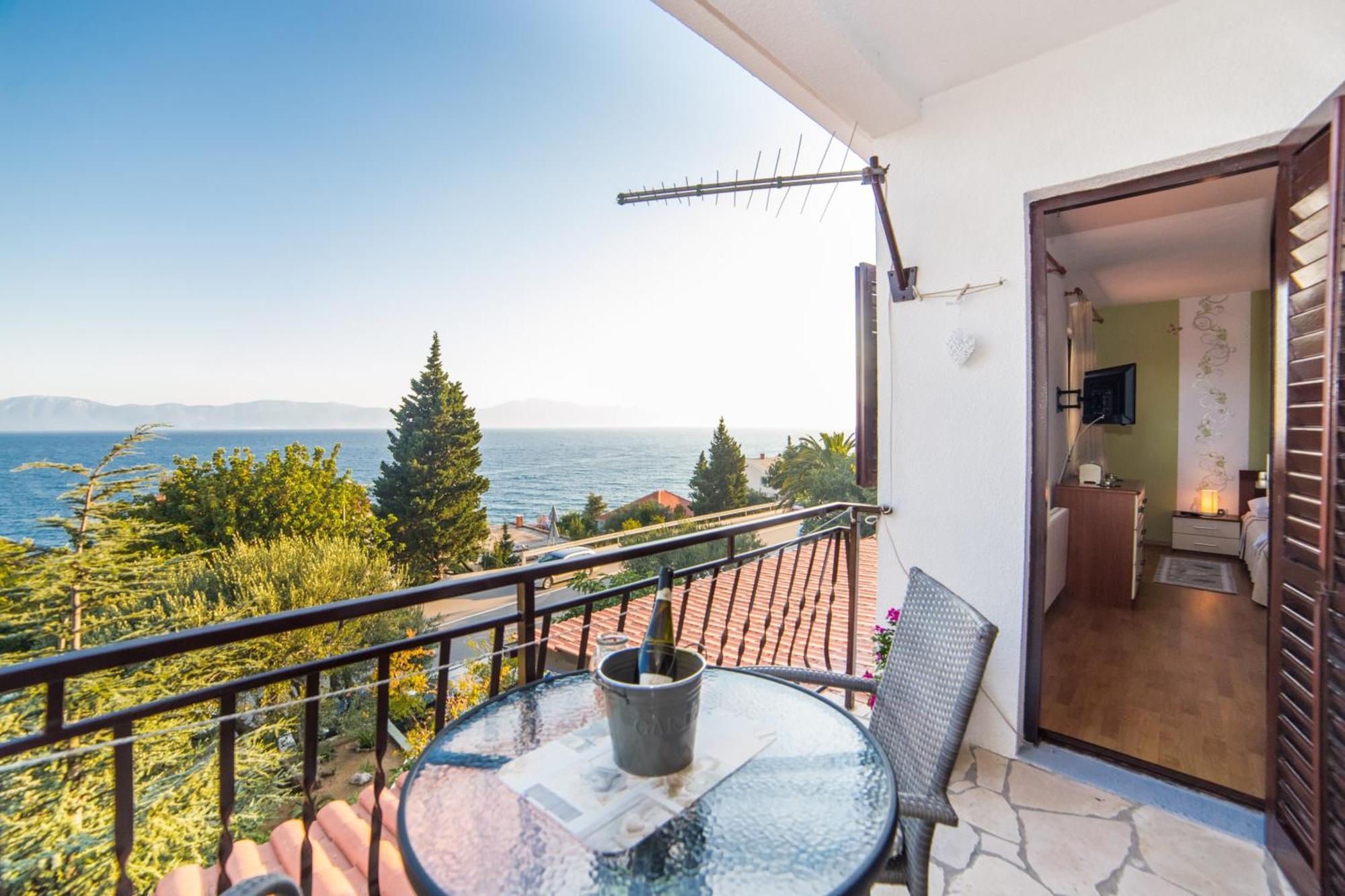 Apartment Mande Брист Екстериор снимка
