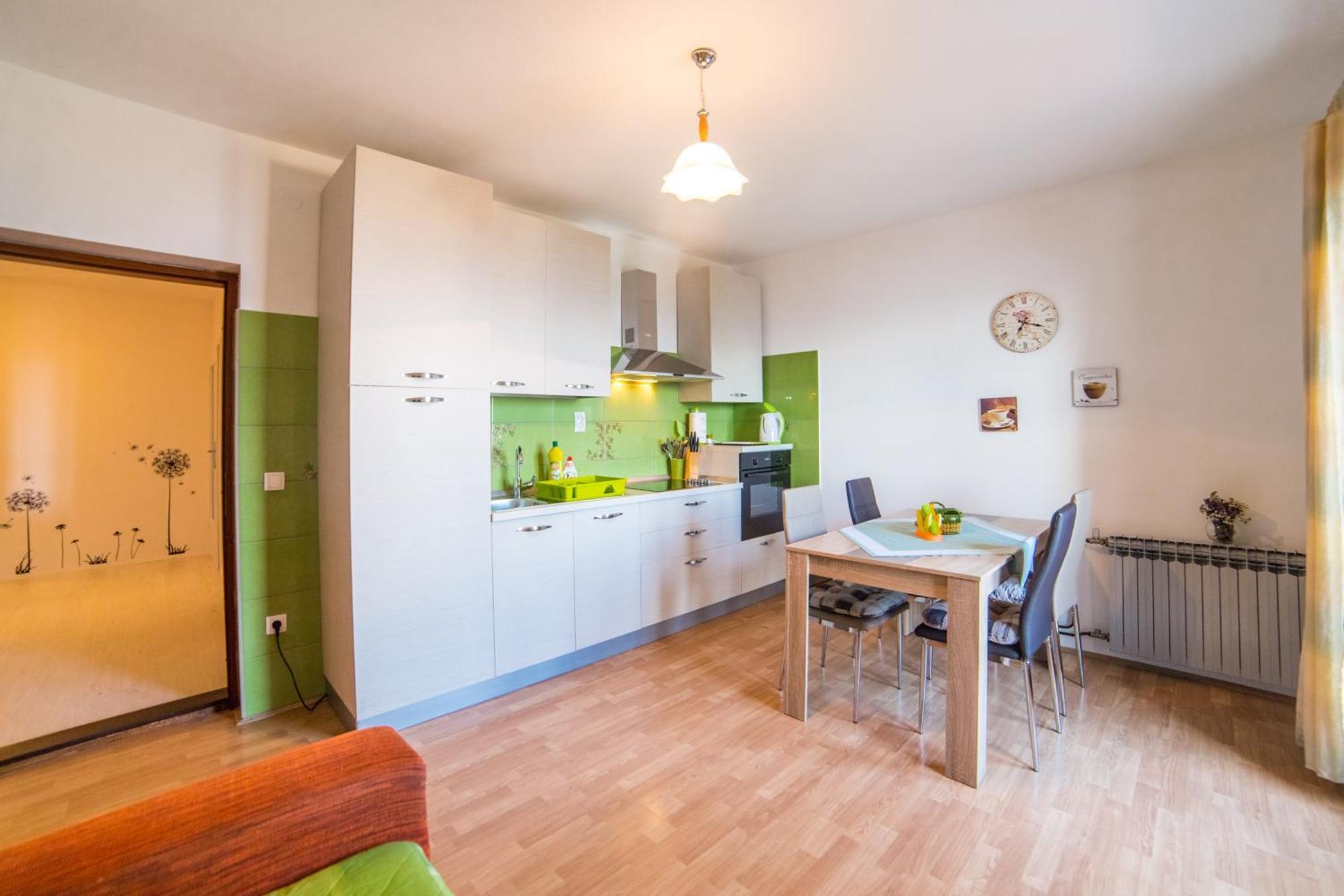 Apartment Mande Брист Екстериор снимка