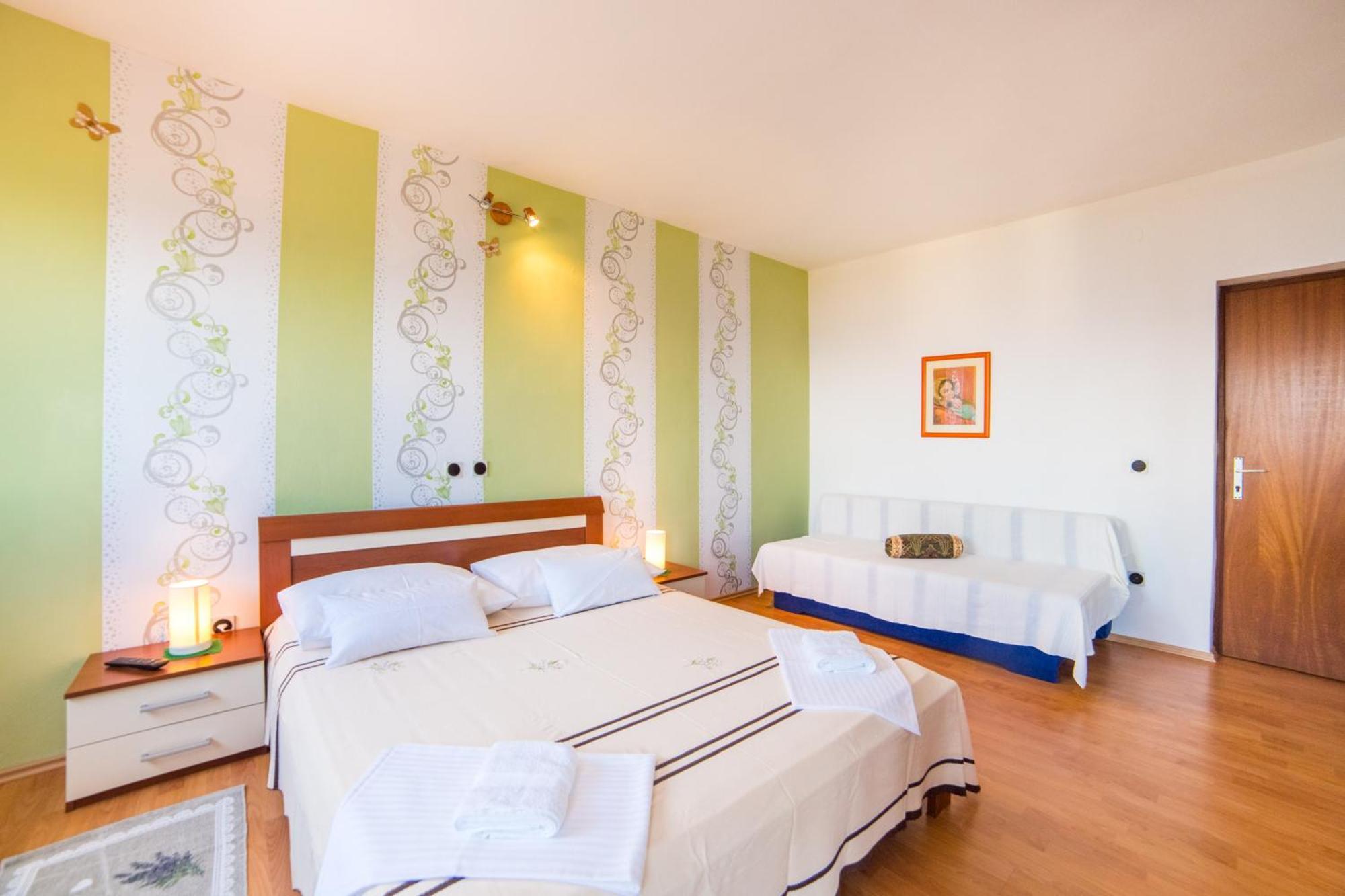 Apartment Mande Брист Екстериор снимка