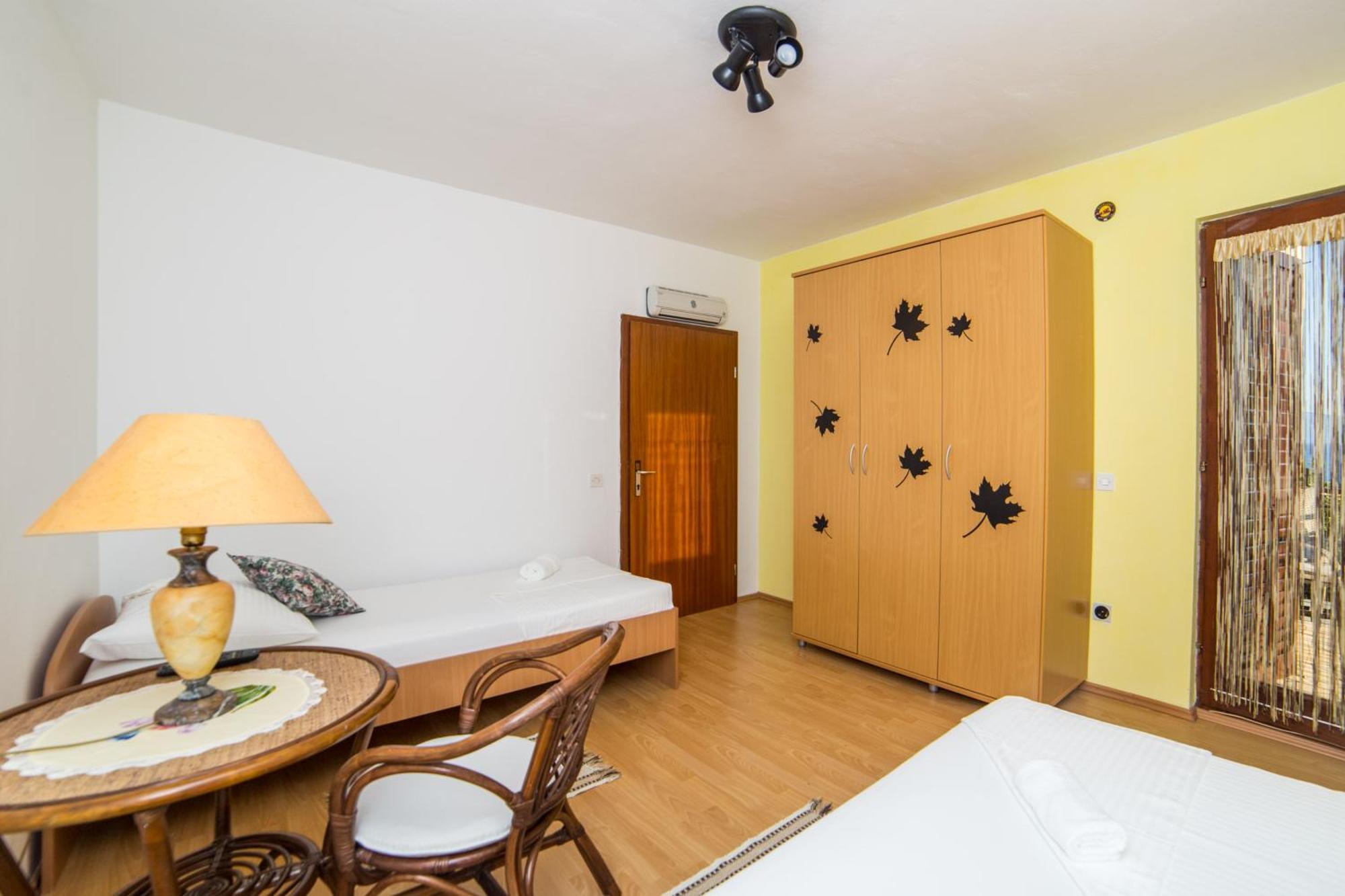 Apartment Mande Брист Екстериор снимка