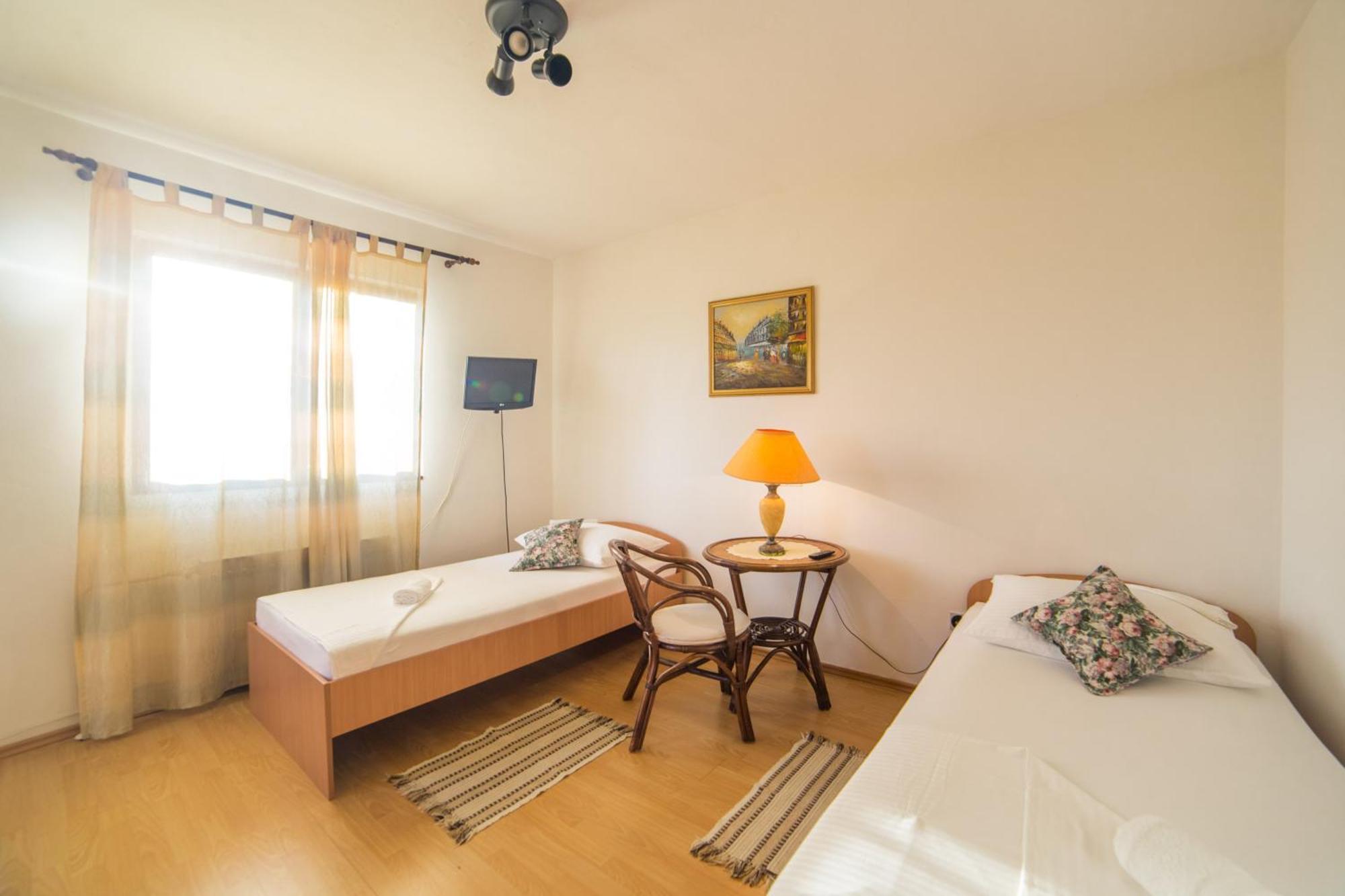 Apartment Mande Брист Екстериор снимка